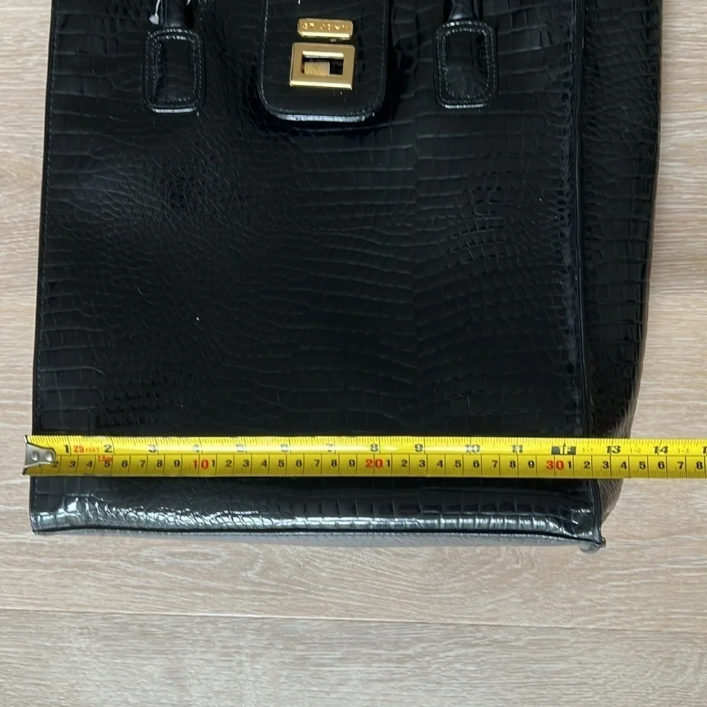 ST. JOHN tote black patent leather crock print